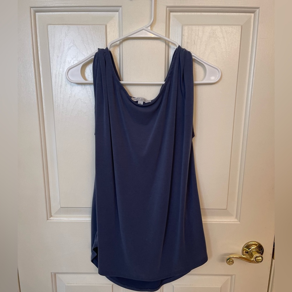 Navy blue XL top. SO SOFT